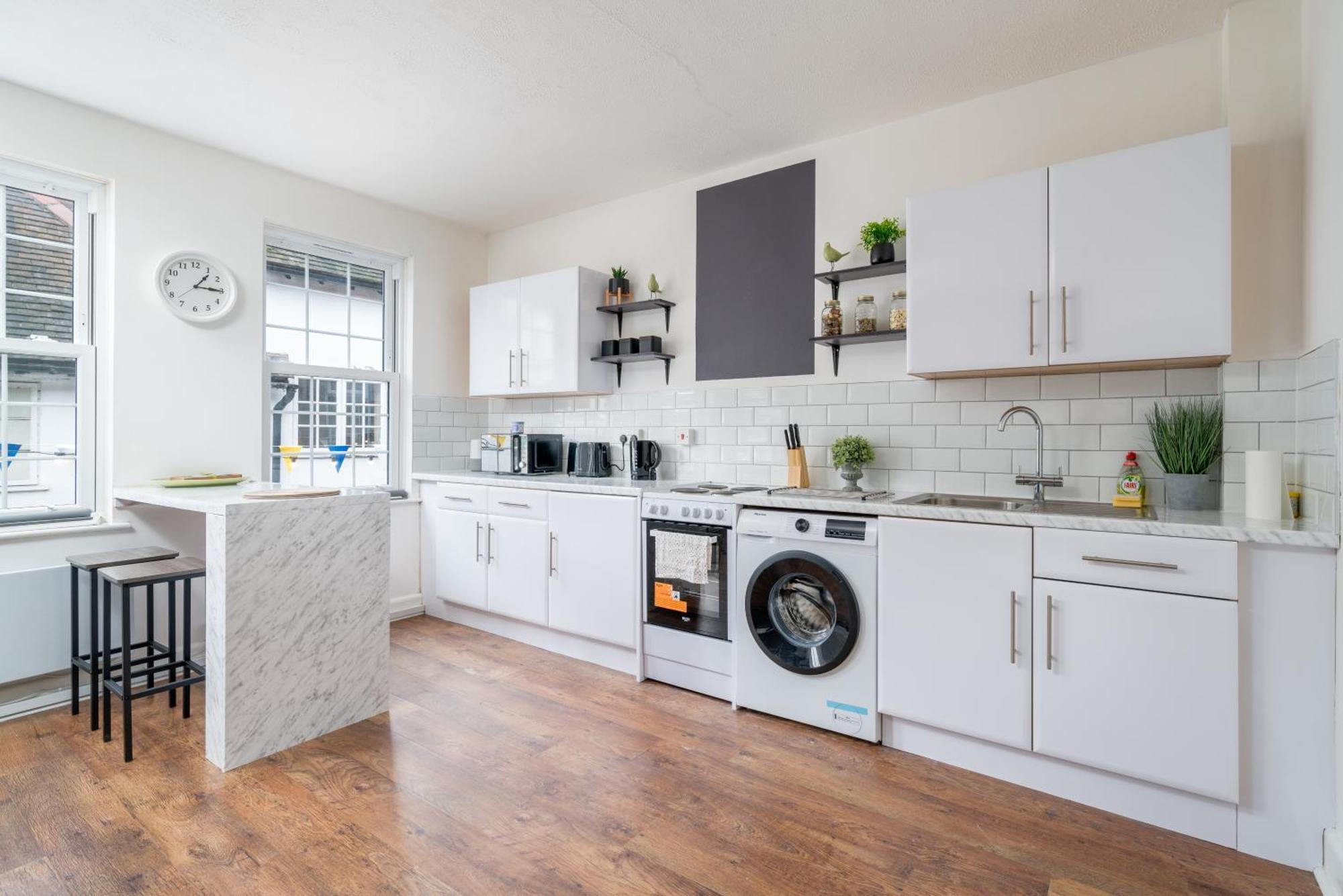 Stylish Apartment In The Heart Of Kingston Town Centre Kingston upon Thames  Zewnętrze zdjęcie